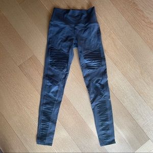 Alo High Waist Moto Leggings (Anthracite)